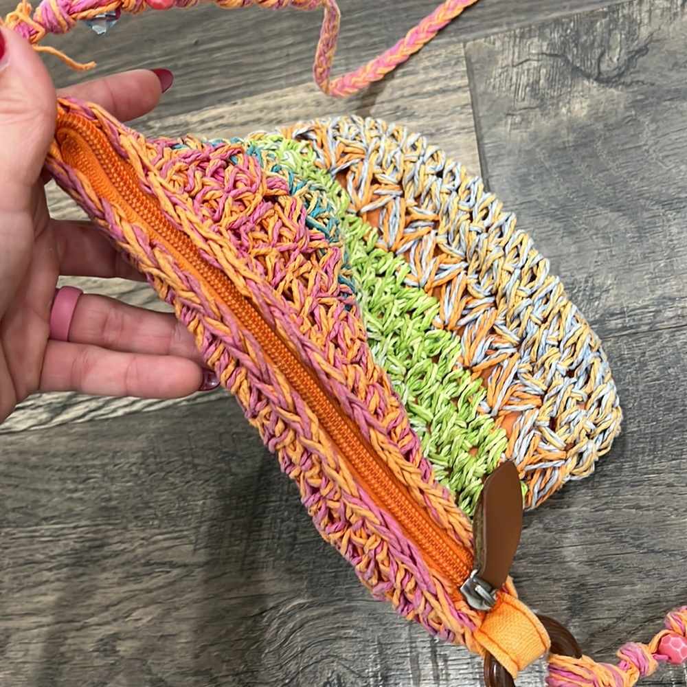 Kelly & Katie Colorful Straw Mini Bag perfect for the beach - Picture 4 of 6